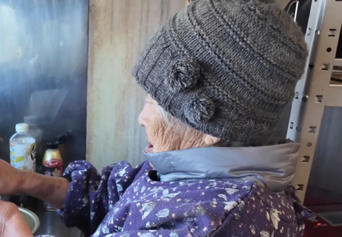 「尊敬します」96歳おばあちゃんの8品のお昼ごはんが圧巻！　「すごい食欲ですね」「こちらが元気もらえます」（1/3） | グルメ ねとらぼ