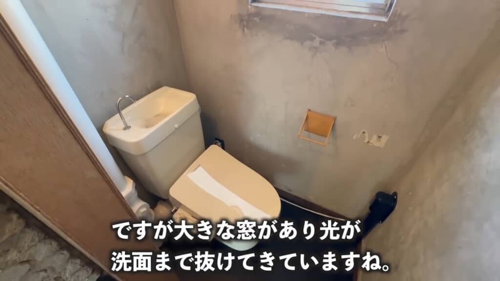 トイレにどんなドアを付けるかすら住人次第
