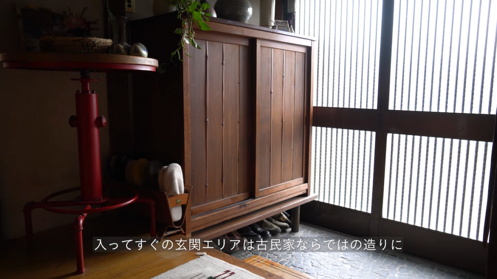 古民家ならではの趣が残る玄関エリア