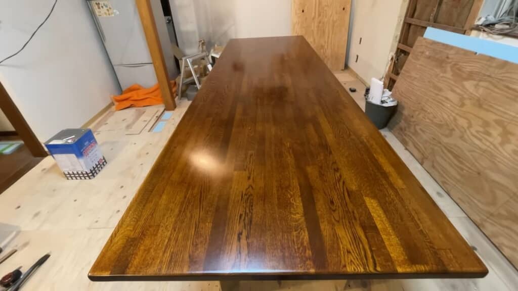 漆を塗り終えた天板
