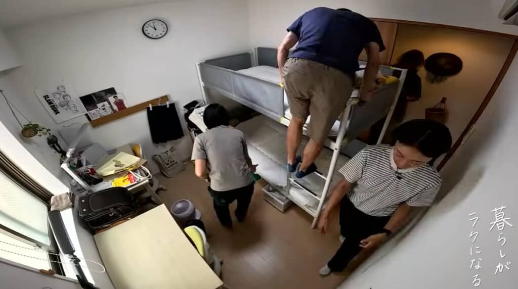 片付けスタート。6時間かけて2部屋の模様替え完了