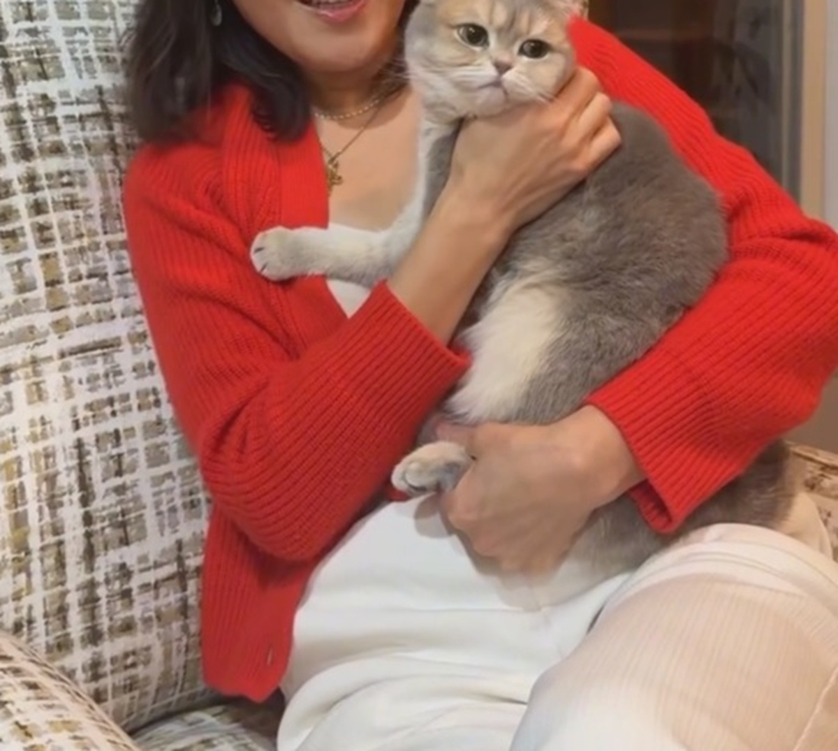 息子に「若いころはめちゃくちゃモテた」と話す61歳母→昔の姿を見ると……　「今も超モテるでしょ」「61ってどういうこと!?」【海外】（1/3） | ライフスタイル ねとらぼ