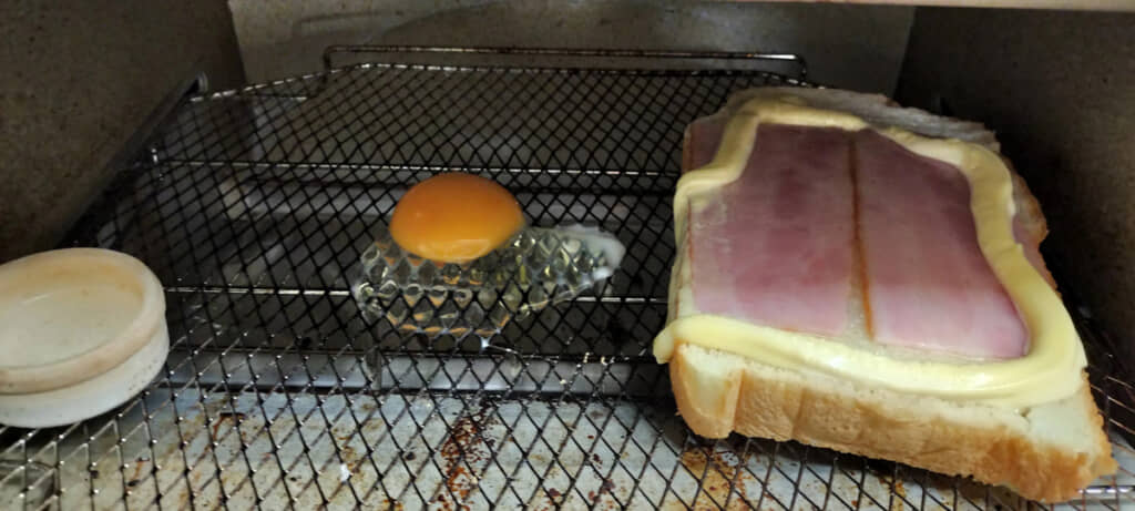 卵さん、崩れた土手から網へ大脱走。どうしてこうなった……