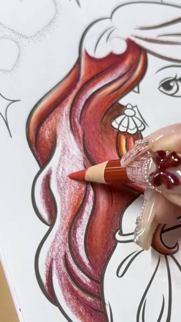 さまざまな赤の使い分けで深みのある色味に