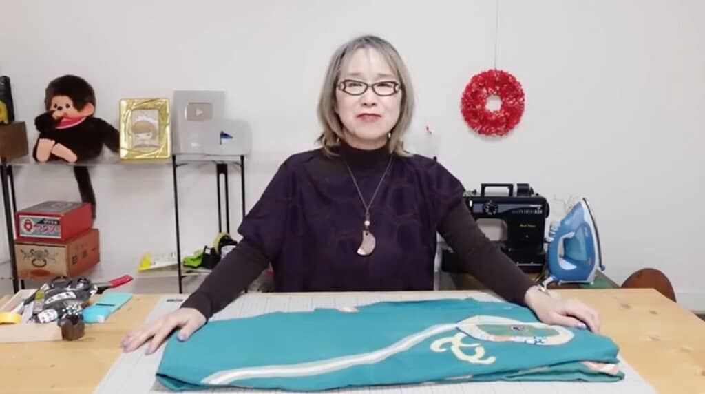 アンティークな着物をリメイクします