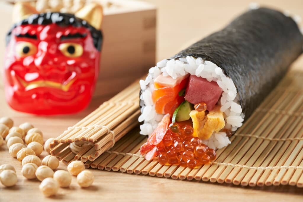 普通の恵方巻は巻きずしですが……？（イメージ画像／出典：PIXTA）