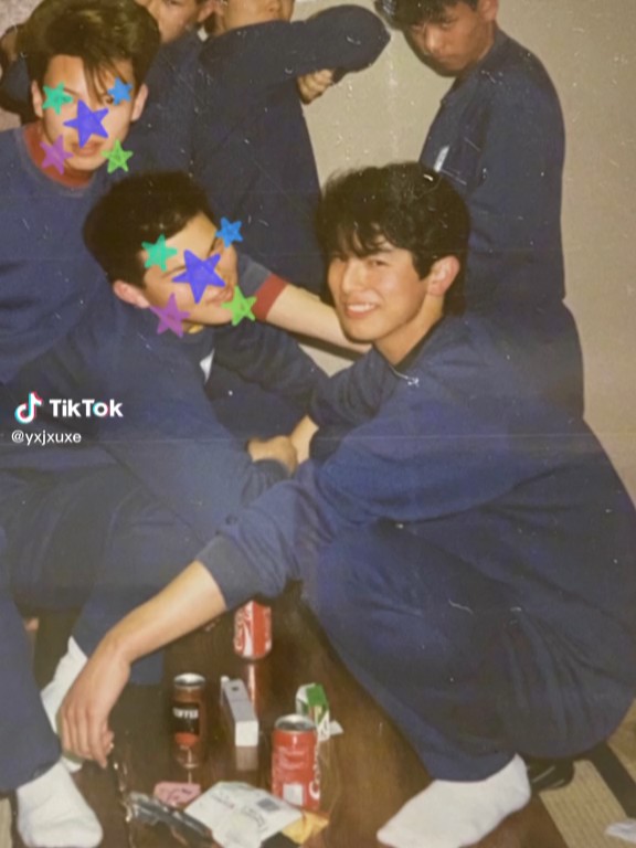 友達とふざけ合っているところはかわいい