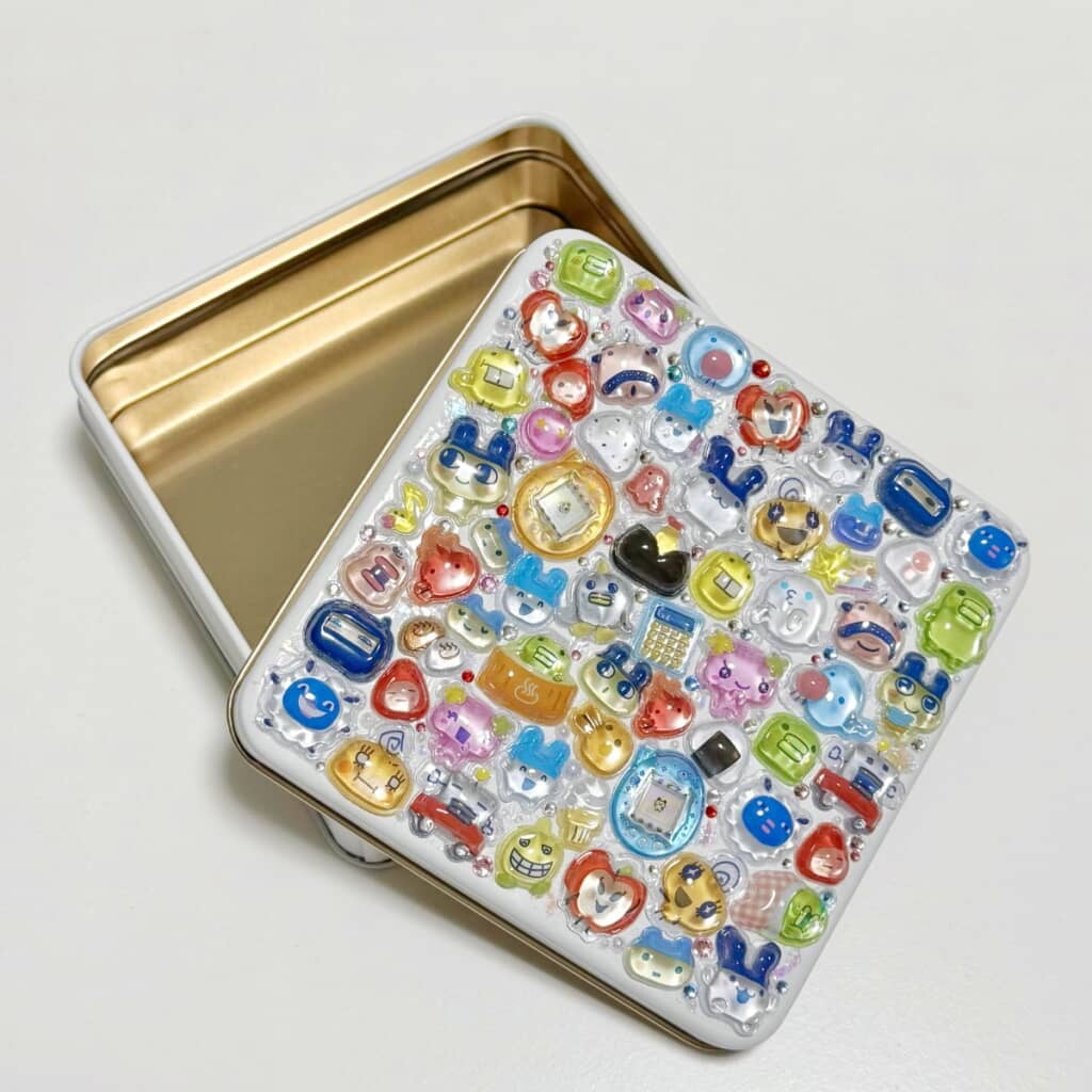 ボンボンドロップシールでデコったクッキー缶