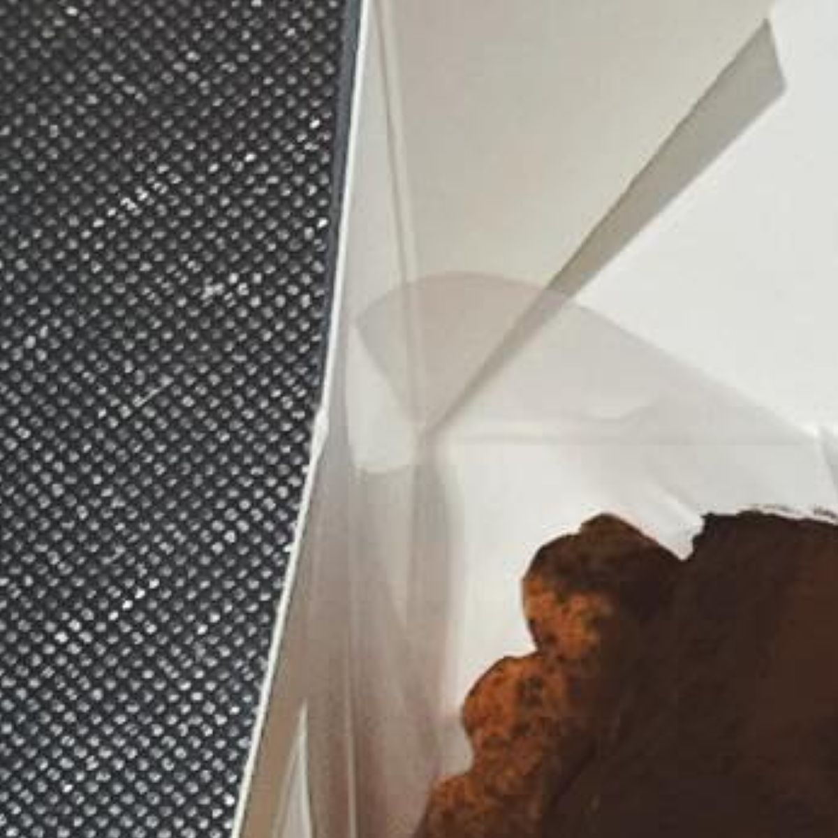 夫がケーキ18個買って帰宅→箱を開けたら…… 驚きの光景に「いやこれは買っちゃう」「そんな旦那が欲しい」 | ライフスタイル ねとらぼ