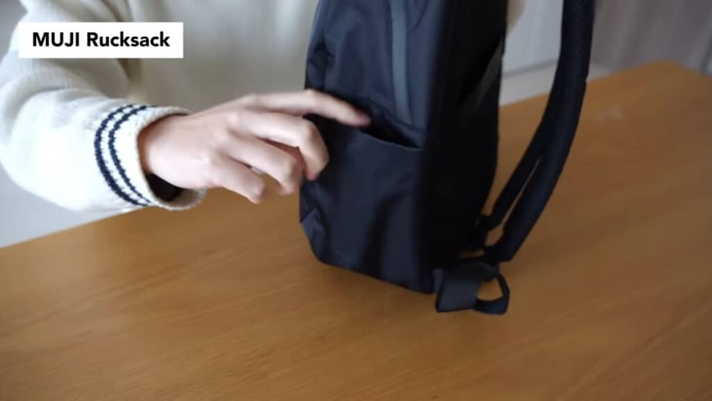 リュック左右に付いている小さなポケット