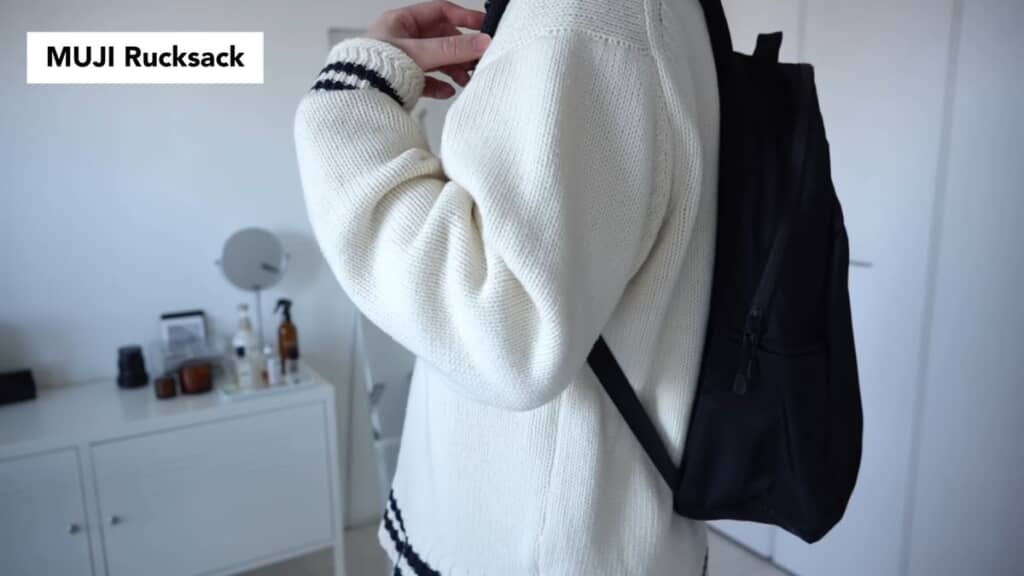 新作リュックを背負っている状態の側面