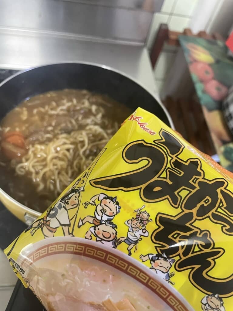 カレーを入れてカレーラーメンに!