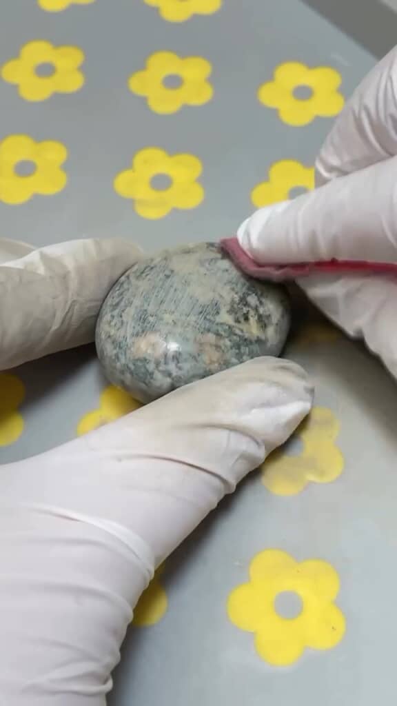 石に少しずつ光沢が！