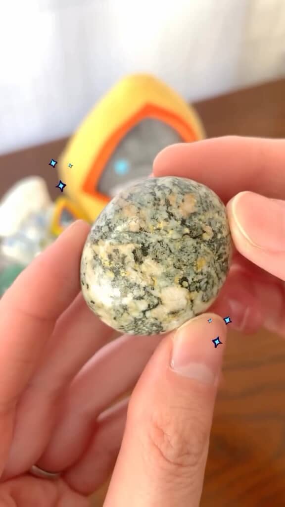 ツヤツヤで美しい石に変身