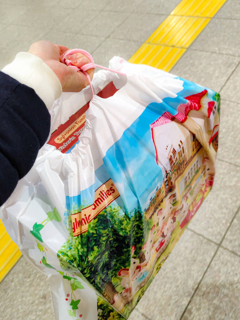 巨大な3階建ての家をゲット！　この後予定があるのに……