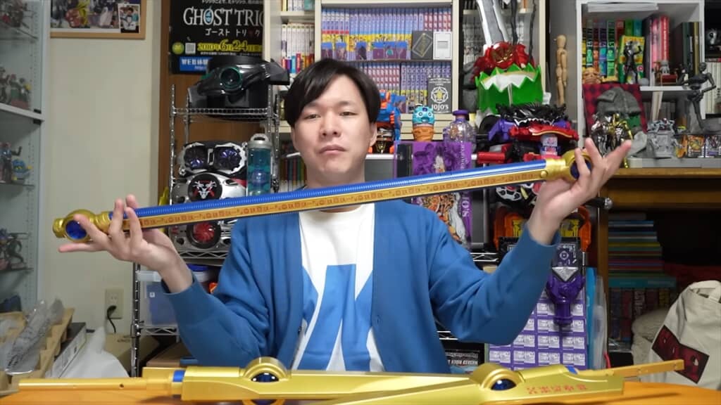 仮面ライダークウガの武器「ドラゴンロッド」の巨大おもちゃ