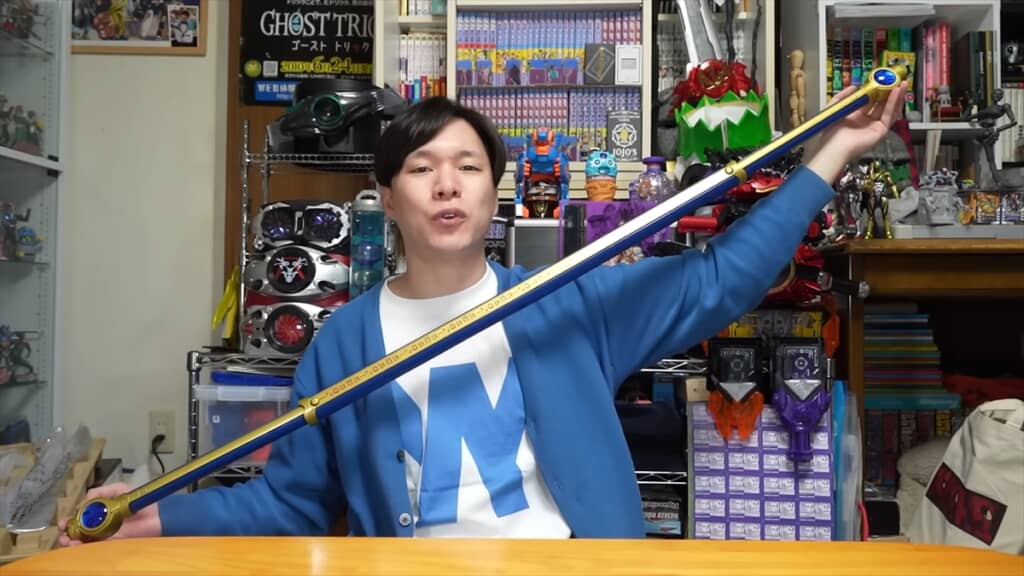 仮面ライダークウガの武器「ドラゴンロッド」の巨大おもちゃ