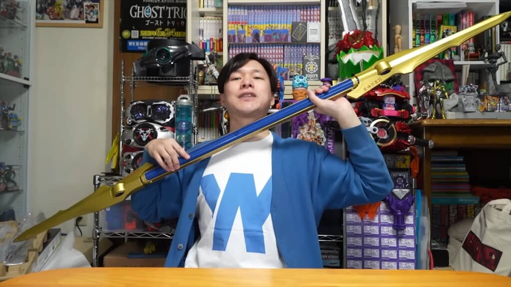 仮面ライダークウガの武器「ドラゴンロッド」の巨大おもちゃ