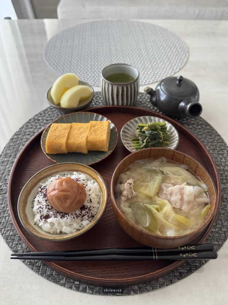 引きで見ると梅干しが巨大！