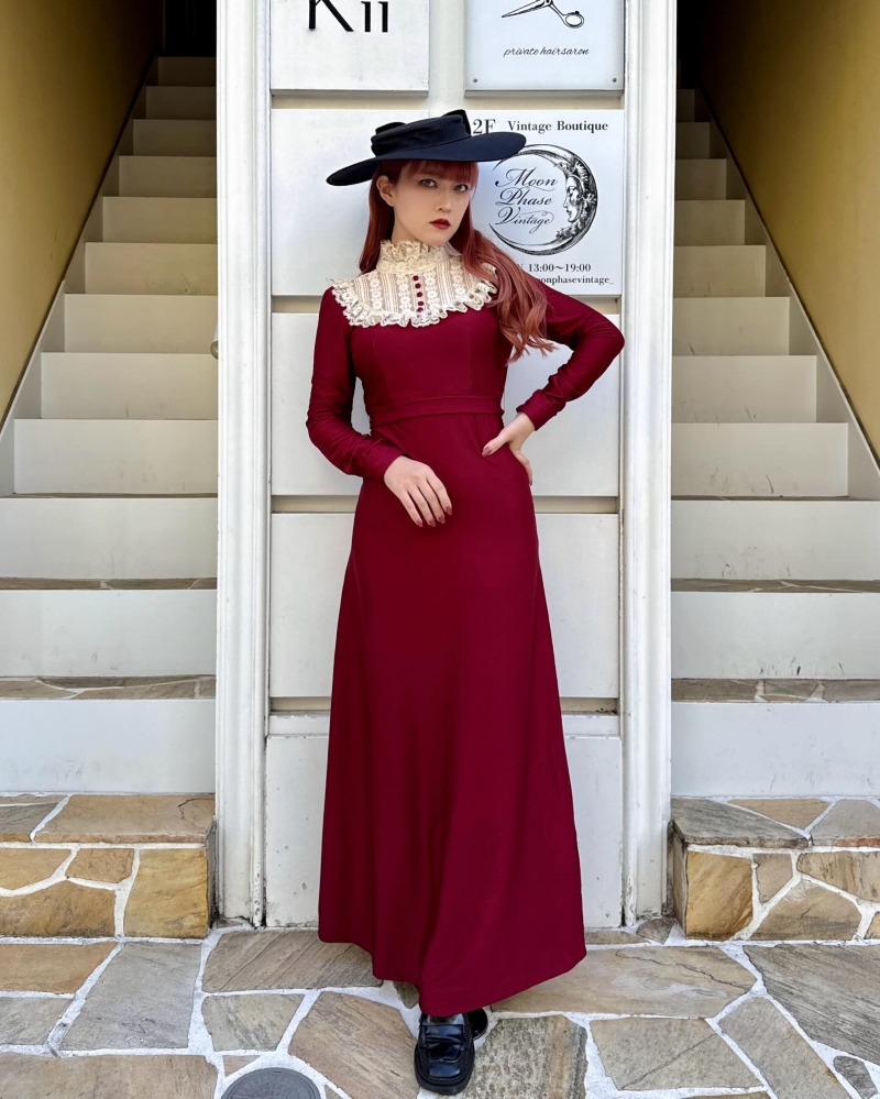 シックで上品に着こなしています