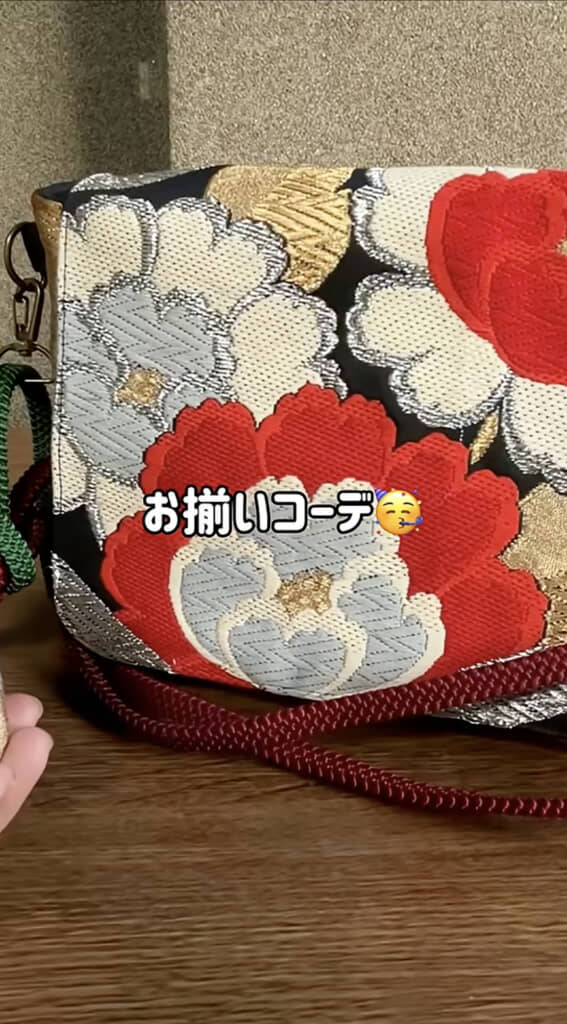 以前作った成人式用バッグとおそろいです