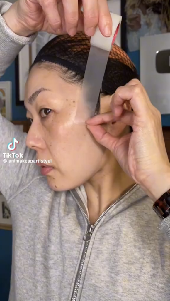 2次元メイクで大変身