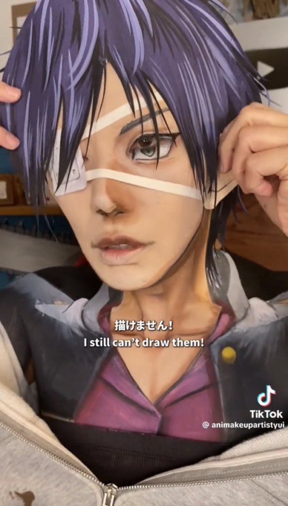 2次元メイクで大変身