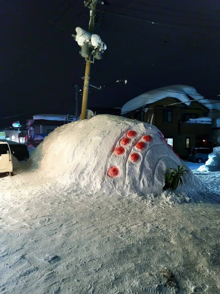 夜見るとさらに怖い王蟲