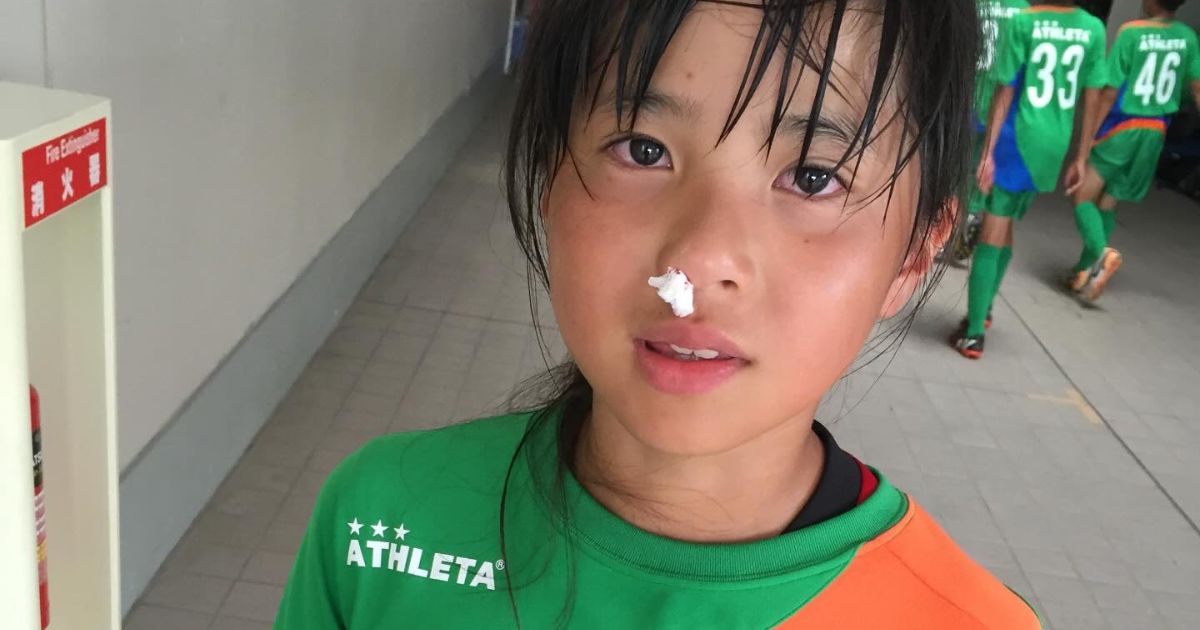 やんちゃなサッカー少女だった娘→10年後……　成人式を迎えた姿が140万表示「本当に凄い」「赤の他人の私が泣きそうに」（1/3） | 育児 ねとらぼ