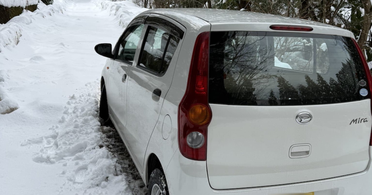 雪山で車が立ち往生→“圏外のiPhone”を取り出すと……　目からウロコの光景に「文明すごい！」「知らなかった」と240万表示（1/3） | ライフハック ねとらぼ