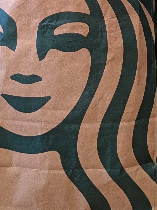 スタバの袋に“ある野菜”を入れると?