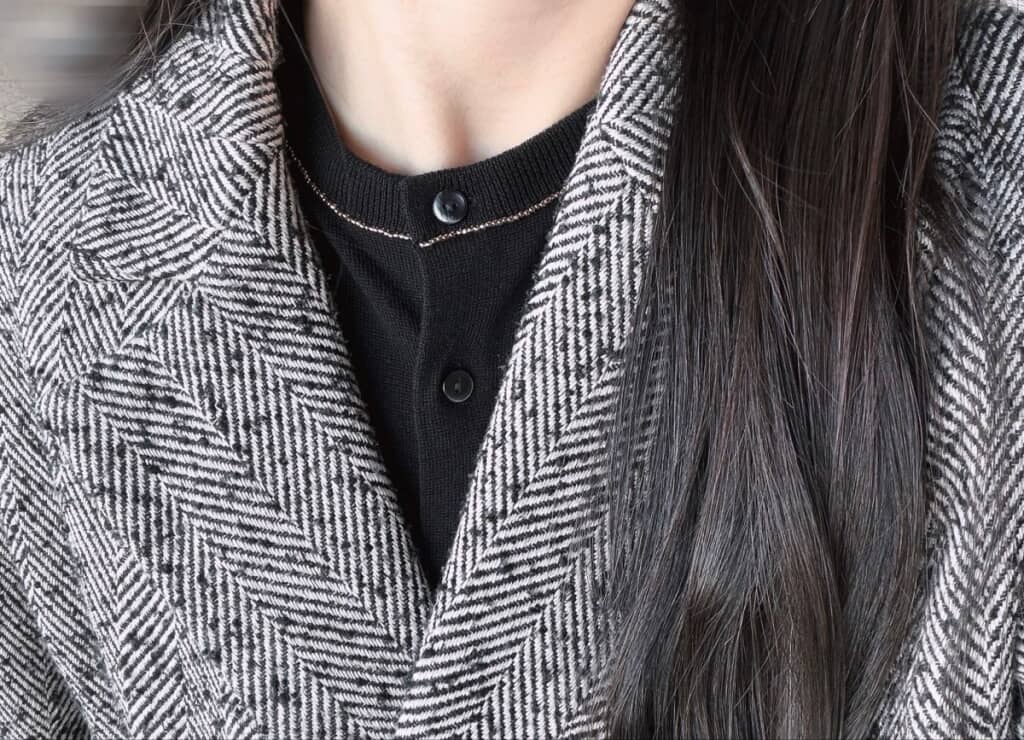 ネックレスしなくても首元キラキラ