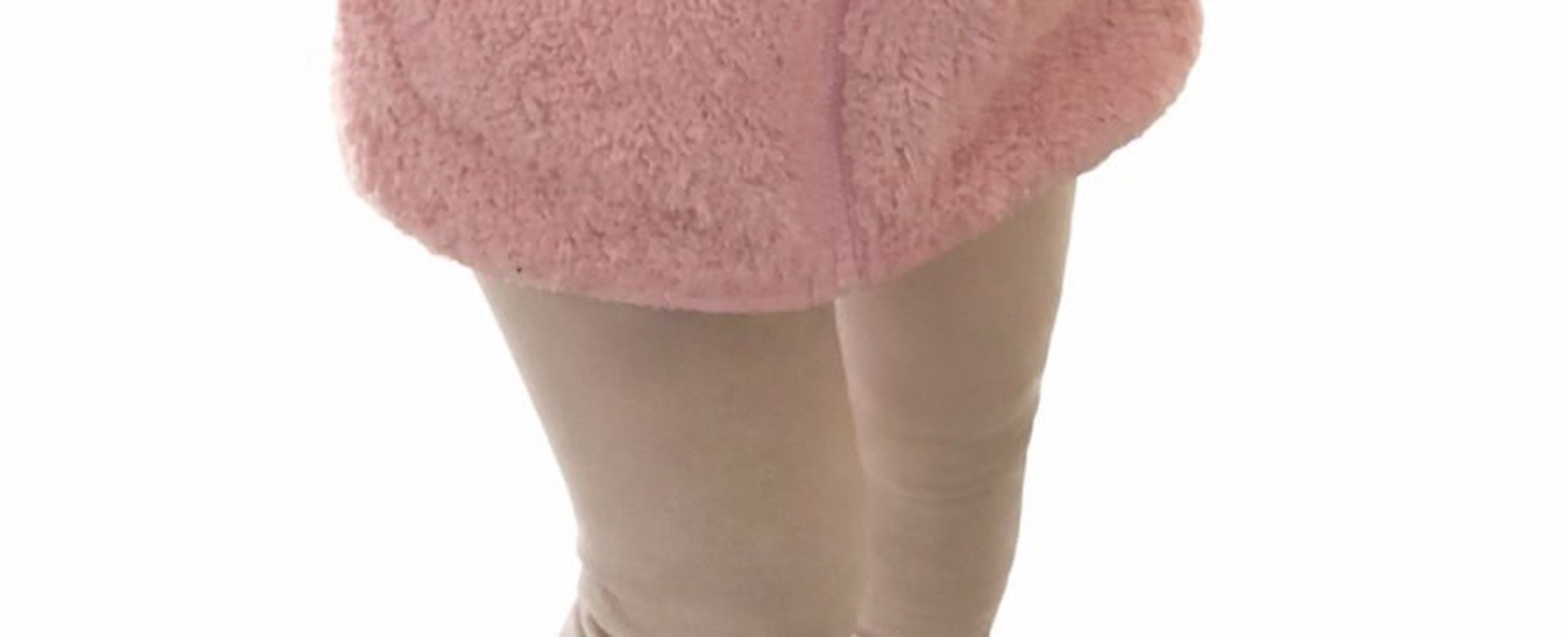 2歳娘が自分でダウンジャケットを着ると……「ラウールが付けてそう」　まさかの姿に「なんと」「ドルガバの新作に見えます」　（1/3） | 育児 ねとらぼ