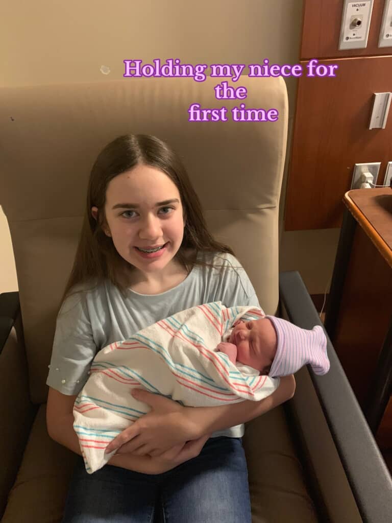 「私が姪を初めて抱いたとき」