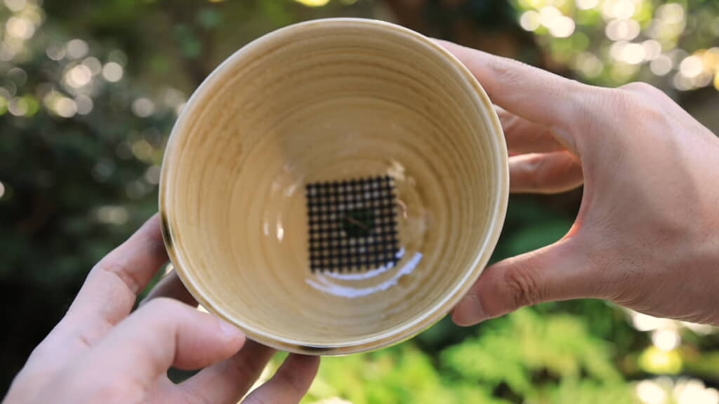 鉢底ネットを固定する