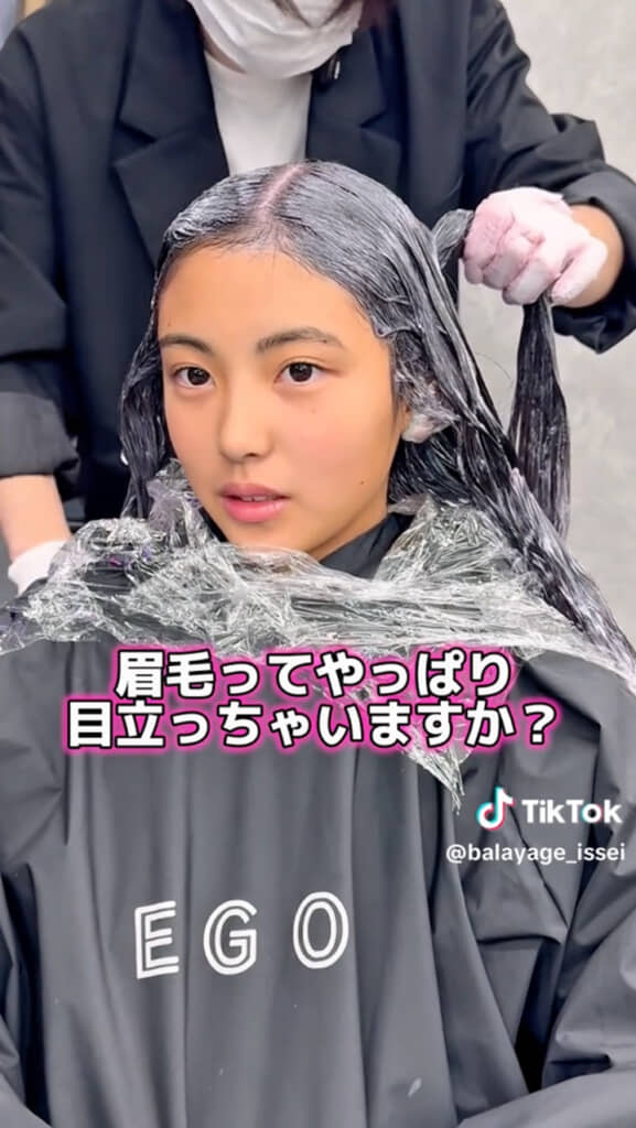 カラー中の女の子