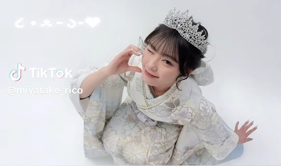 探し抜いた振袖は白