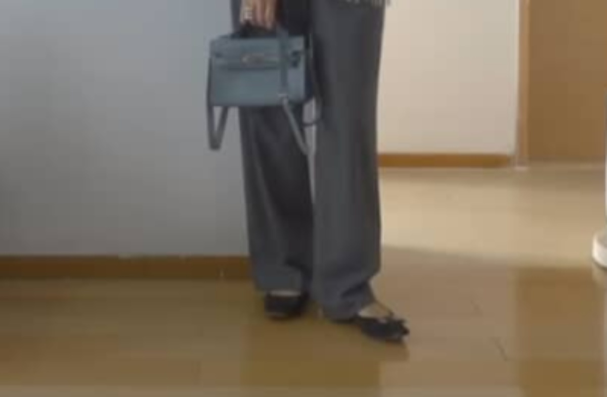 47歳女性のユニクロ購入品を使った“老け見えしない”着こなし術に称賛 「年齢を重ねても素敵」「お美しい」(1/3) | ライフスタイル ねとらぼ