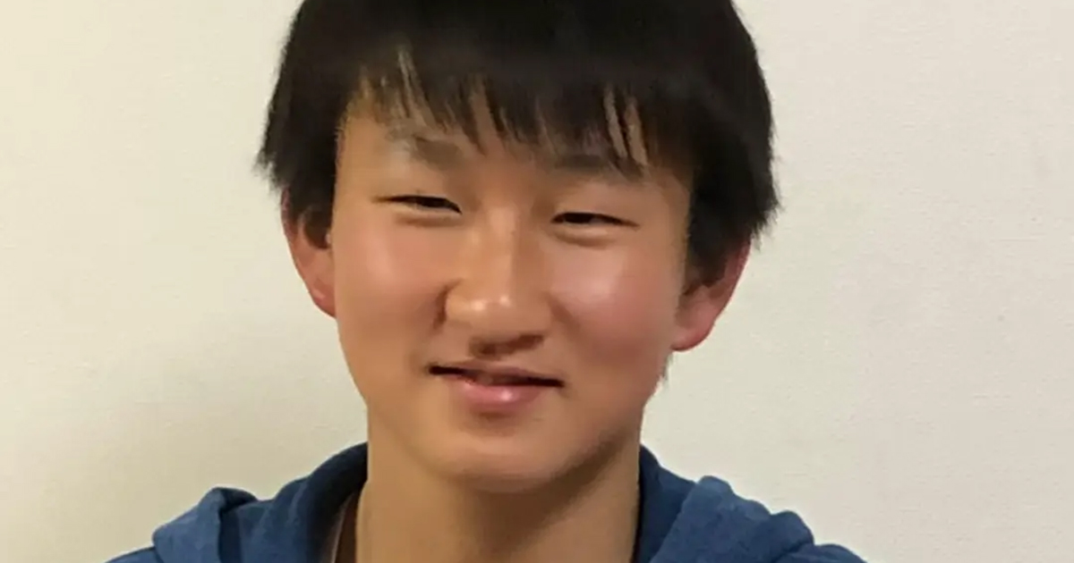 素朴な18歳男子→韓国アイドルにハマって5年後……　衝撃の“現在の姿”に「えらいこっちゃ！」「何度もビフォーと見比べた笑」（1/2） | ライフスタイル ねとらぼ