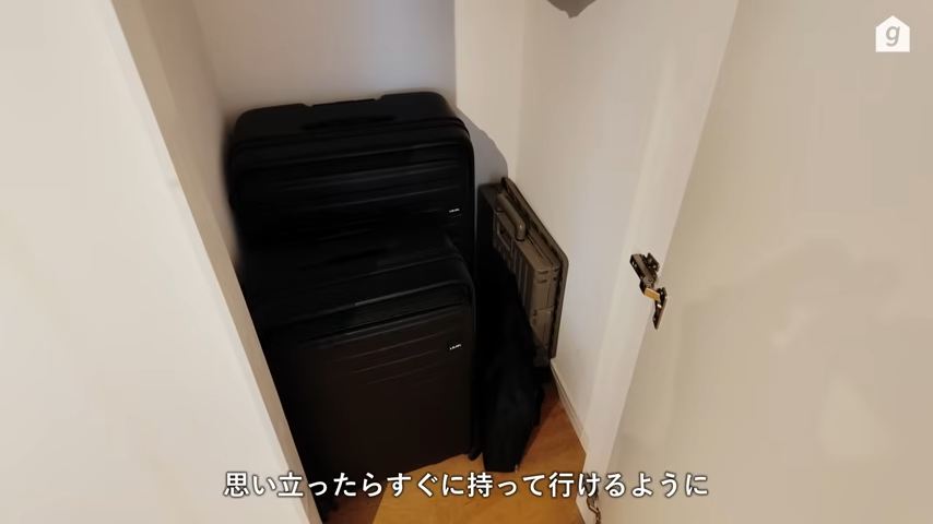 キャンプ用品は思い立ったらすぐに持って行けるようにスーツケースに