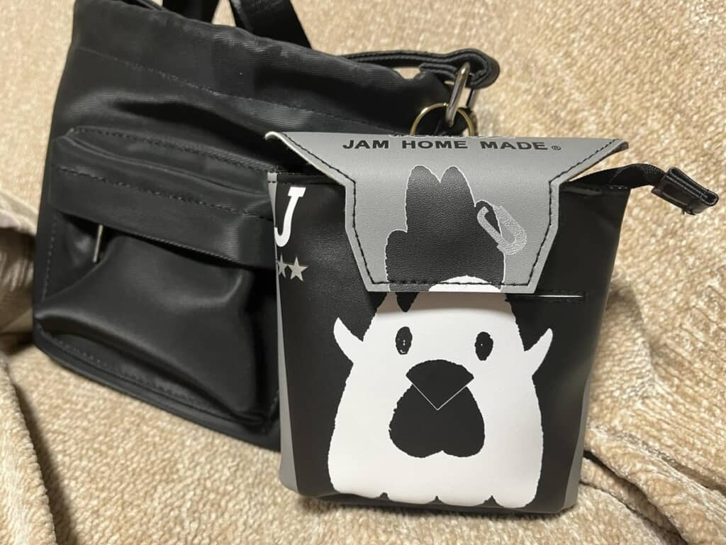 夫が買ってきた“からあげクンポーチ”