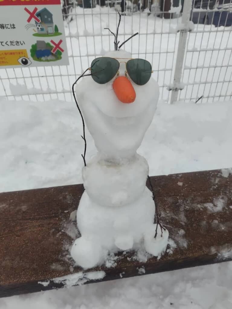 高校1年生の長女が友人と作ったオラフの雪だるま