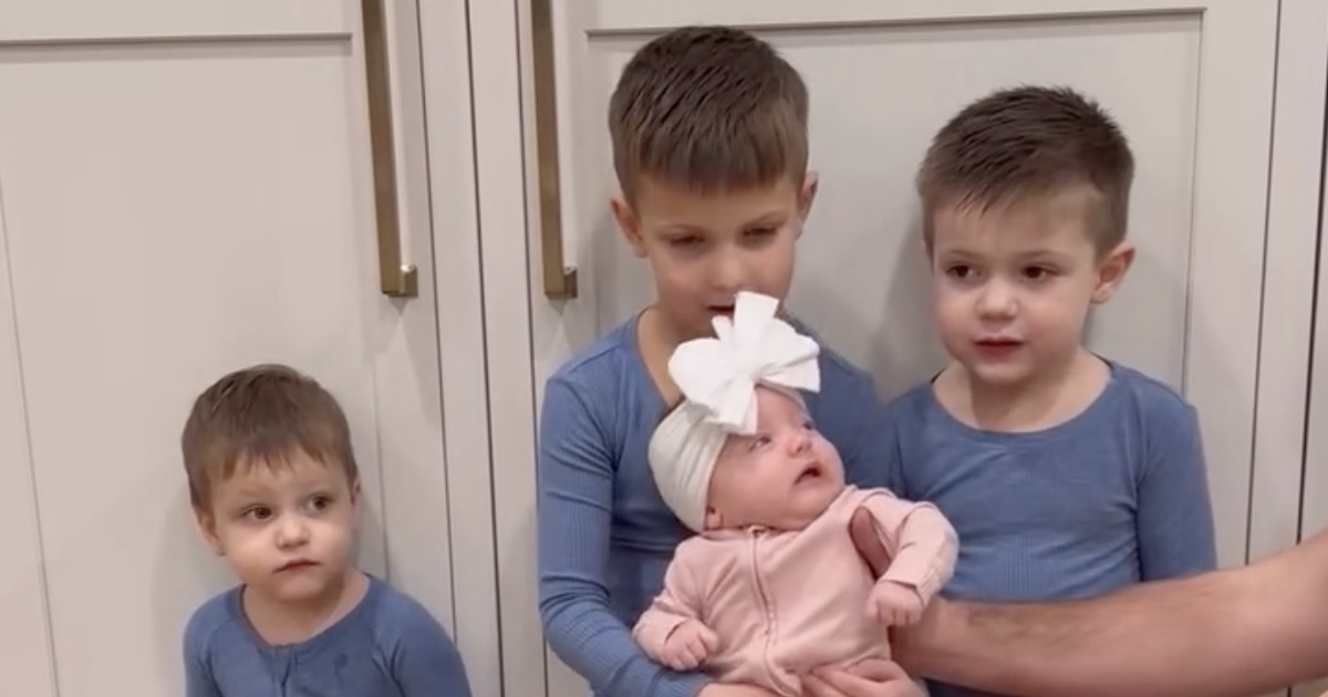 3兄弟の末っ子として生まれた妹→ぎこちなかった4人が1年後……　驚きの変化が1000万再生「本当にステキな家族」「4回見直した」【海外】（1/2） | 育児 ねとらぼ