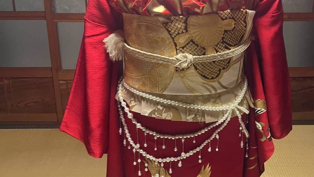 おしゃれな帯締め。これも中古品の布を使って自作したのだとか