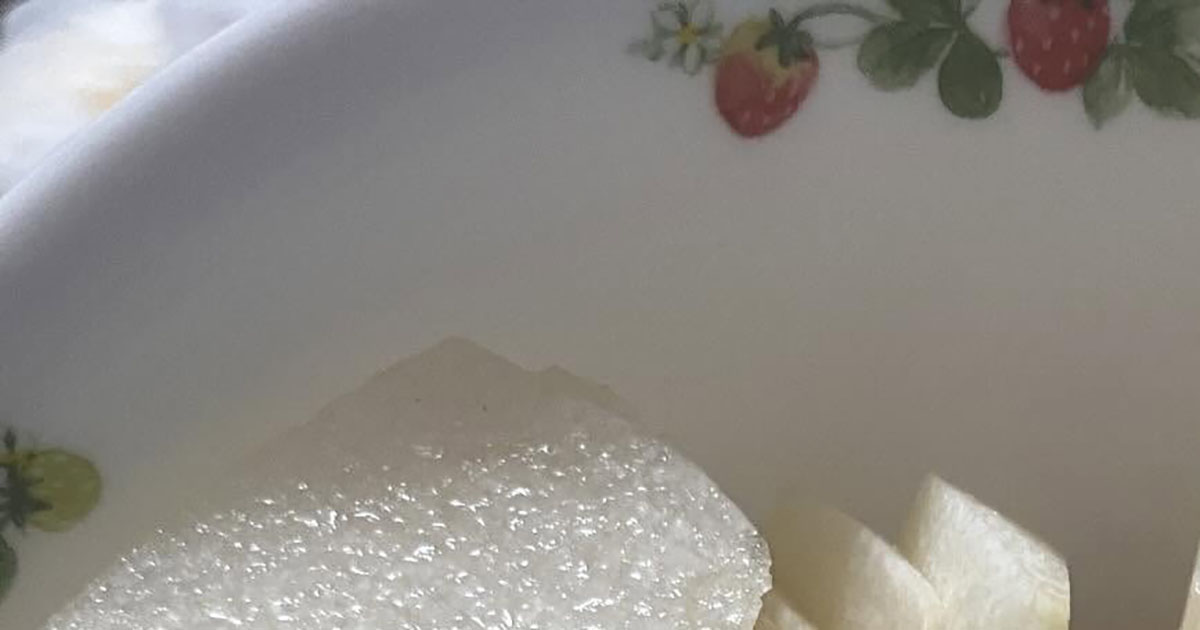 夫に「大きい梨を切って」と頼んだら……　母娘爆笑の結果に「初めてみました！」「ハムスター用ですかね」（1/3） | ライフスタイル ねとらぼ