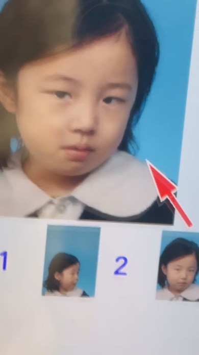 顔が傾いたもの