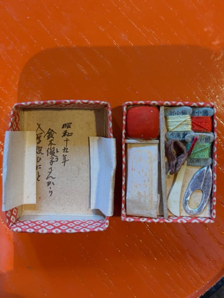 昭和19年に入学祝いとして送られた「お針箱」