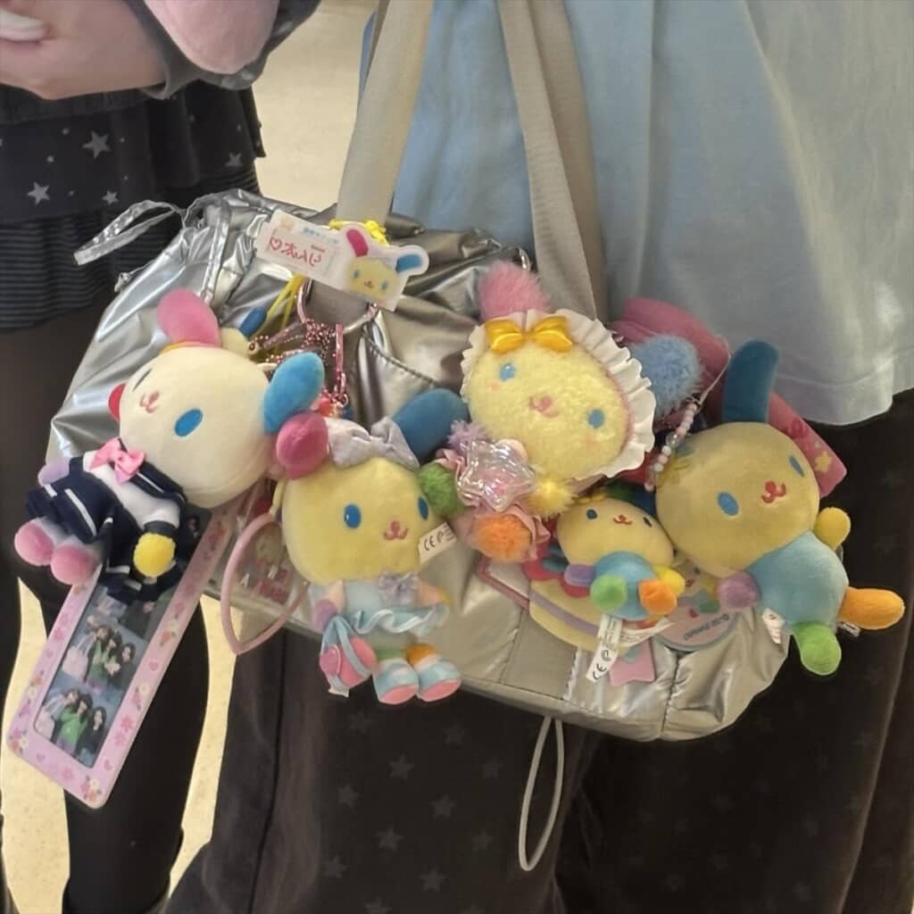 外出中にお姉さまたちに突然話しかけられた格好