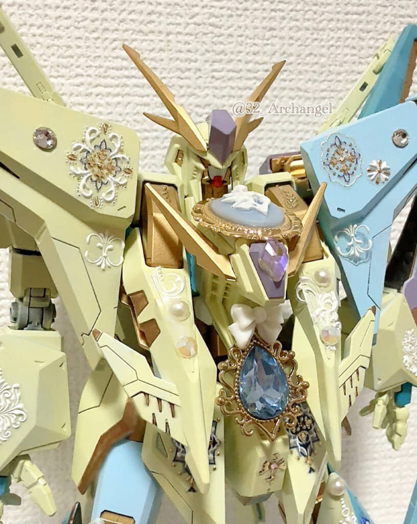 華やかなデコレーションもさることながら、色のチョイスも秀逸