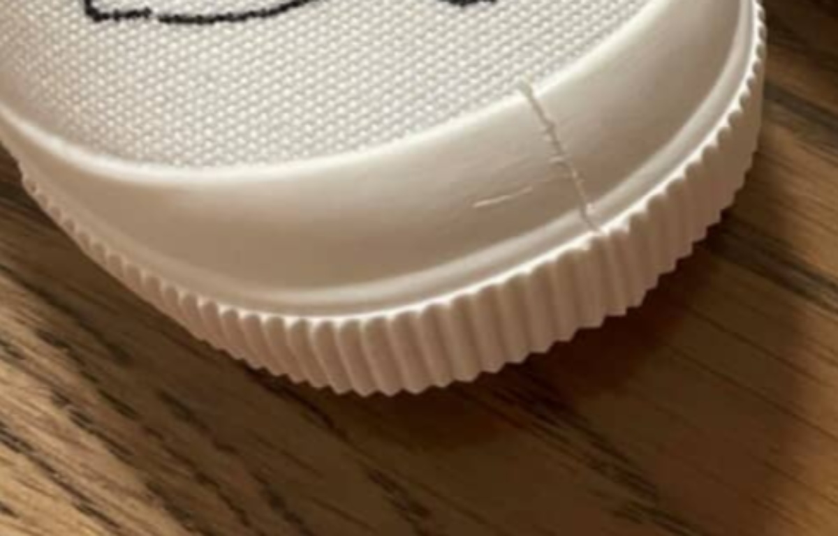 4歳息子「上履きに絵を描いて」→ママがリクエストに応えたら……「さかなクンやん!!」「うますぎる」 渾身の仕上がりが話題(1/3) | 育児 ねとらぼ